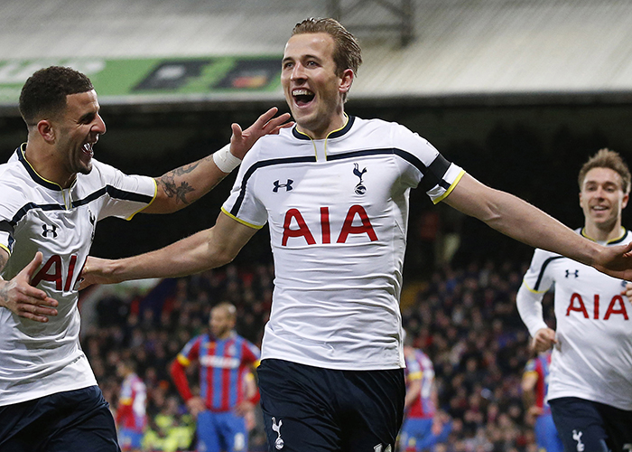 内马尔在桑托斯关键比赛中上演帽子戏法，助球队保级成功，展现坚韧与决心。