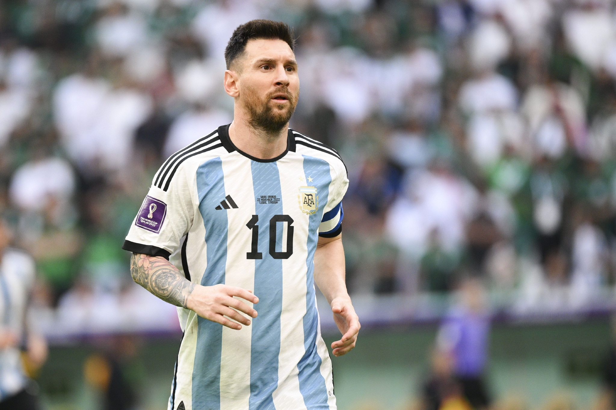 赫内斯：凯恩会在拜仁踢到2027年，在伦敦时他要靠保镖生活（赫内斯：凯恩将留在拜仁至2027年，伦敦时期需靠保镖护身）