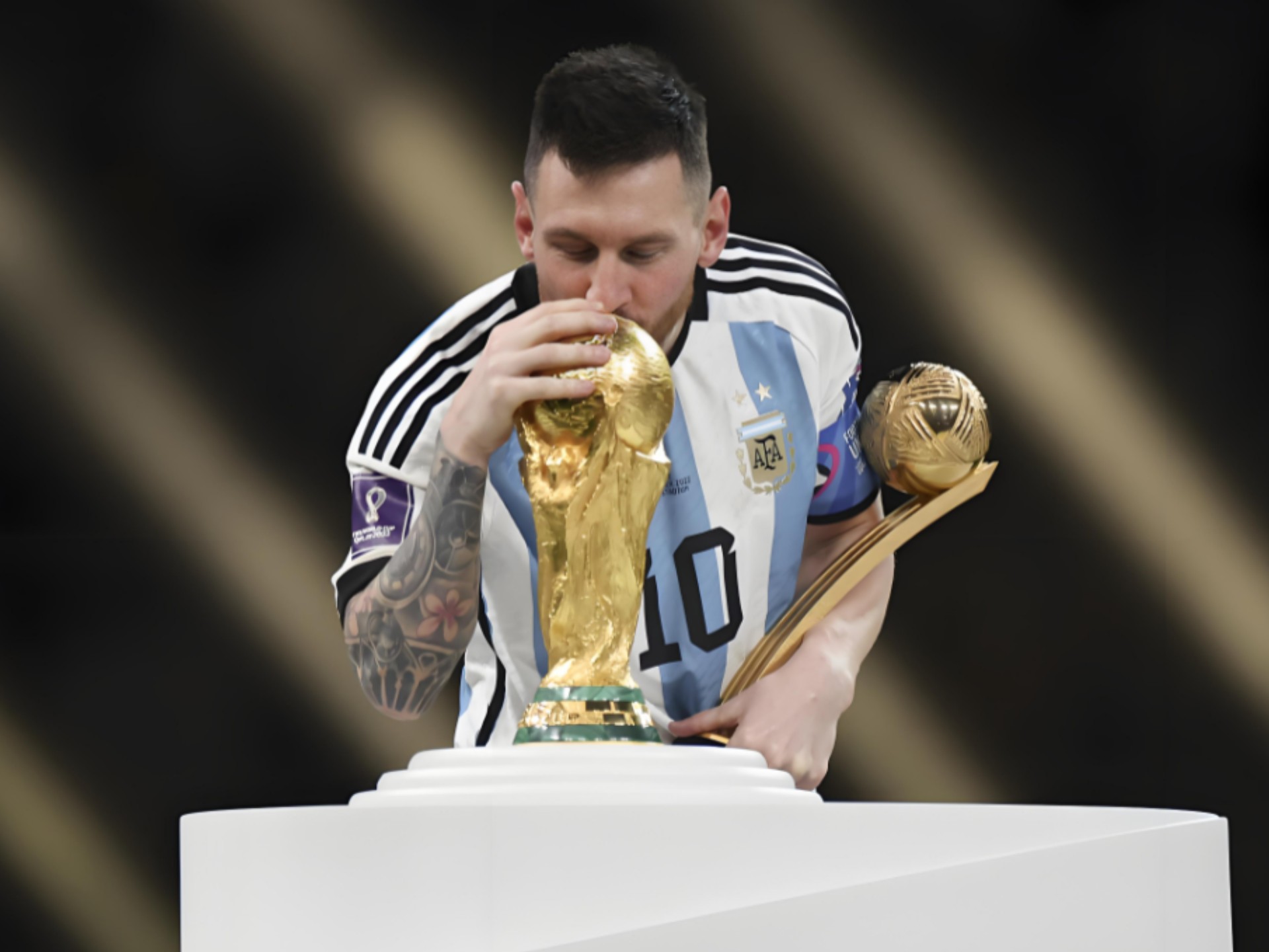 NBA战报：里夫斯44分11助，八村塁绝杀，湖人123-120猛龙（里夫斯轰44分11助攻，八村塁压哨绝杀，湖人123-120险胜猛龙）