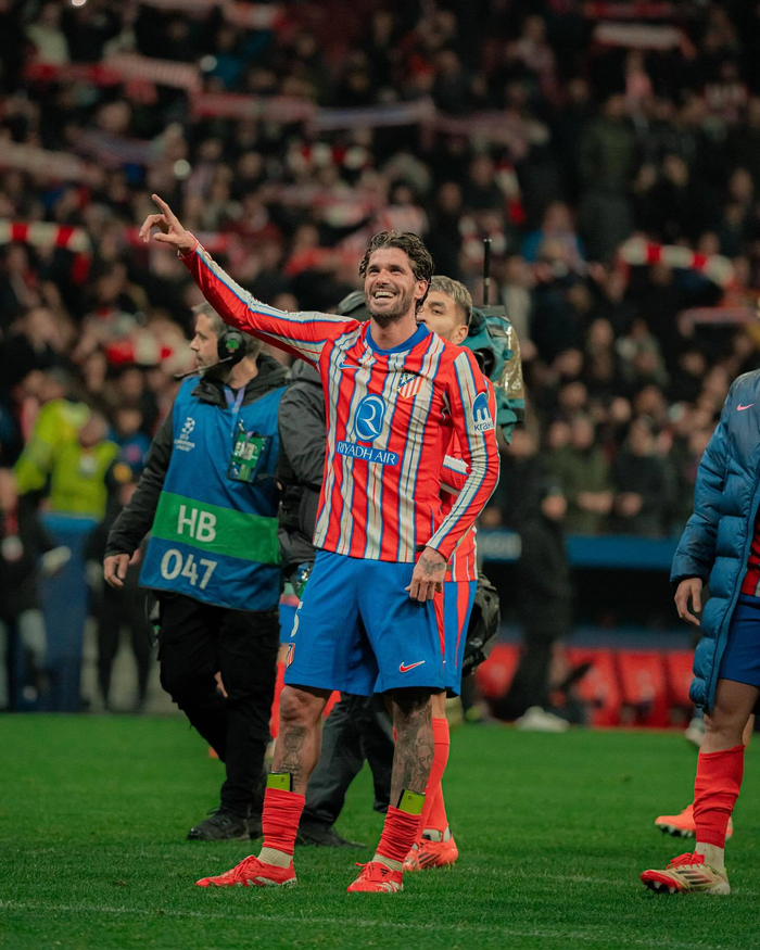 天价对决！姆巴佩、亚马尔并列身价榜首，谁是新生代第一人？（巅峰身价之争：姆巴佩与亚马尔并列榜首，谁能称新生代之王？）