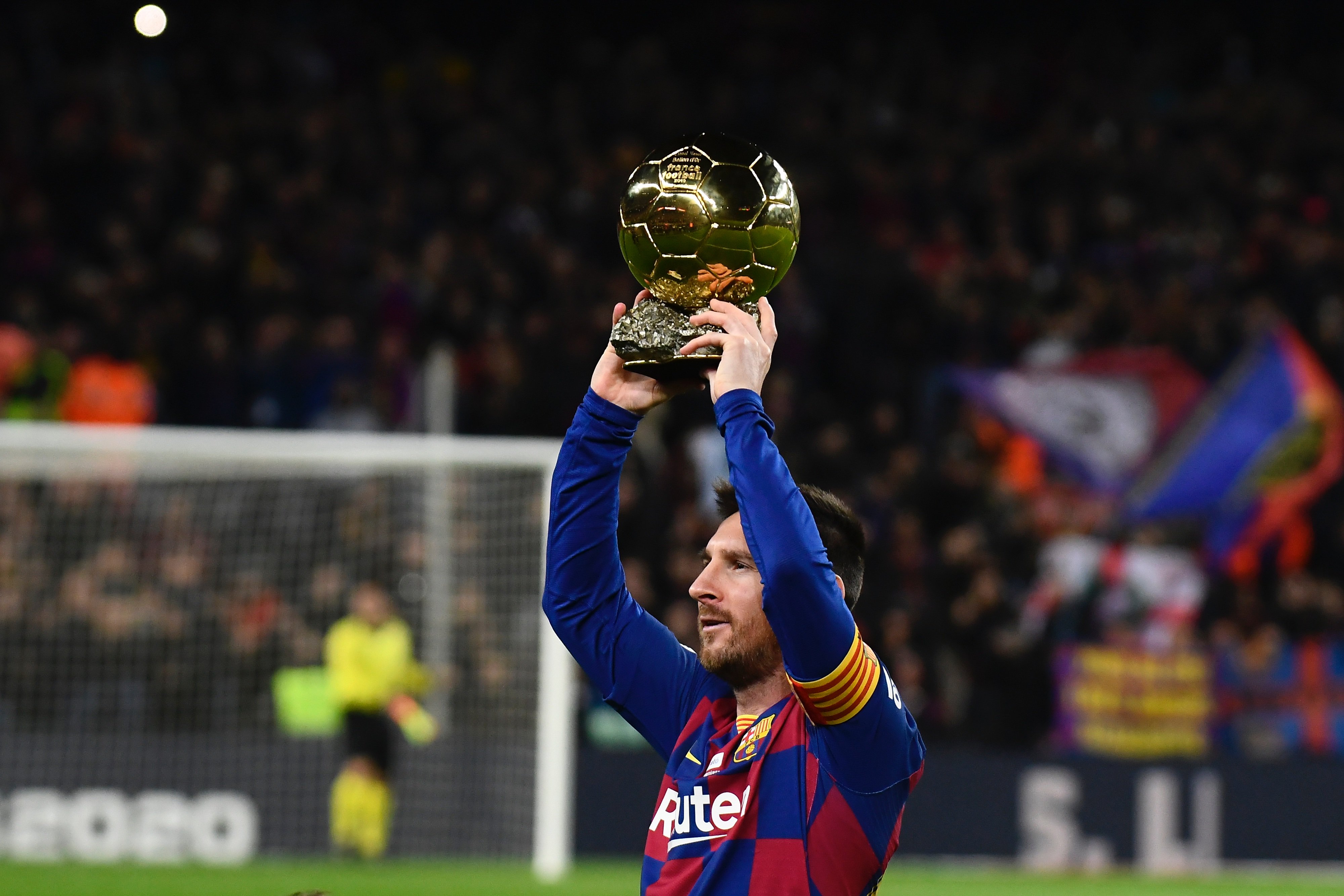 FC26欧冠黄金时刻卡：哈兰德、亚马尔、米利唐、埃斯特旺在列（FC26欧冠黄金时刻卡公布：哈兰德、亚马尔、米利唐、埃斯特旺入选）