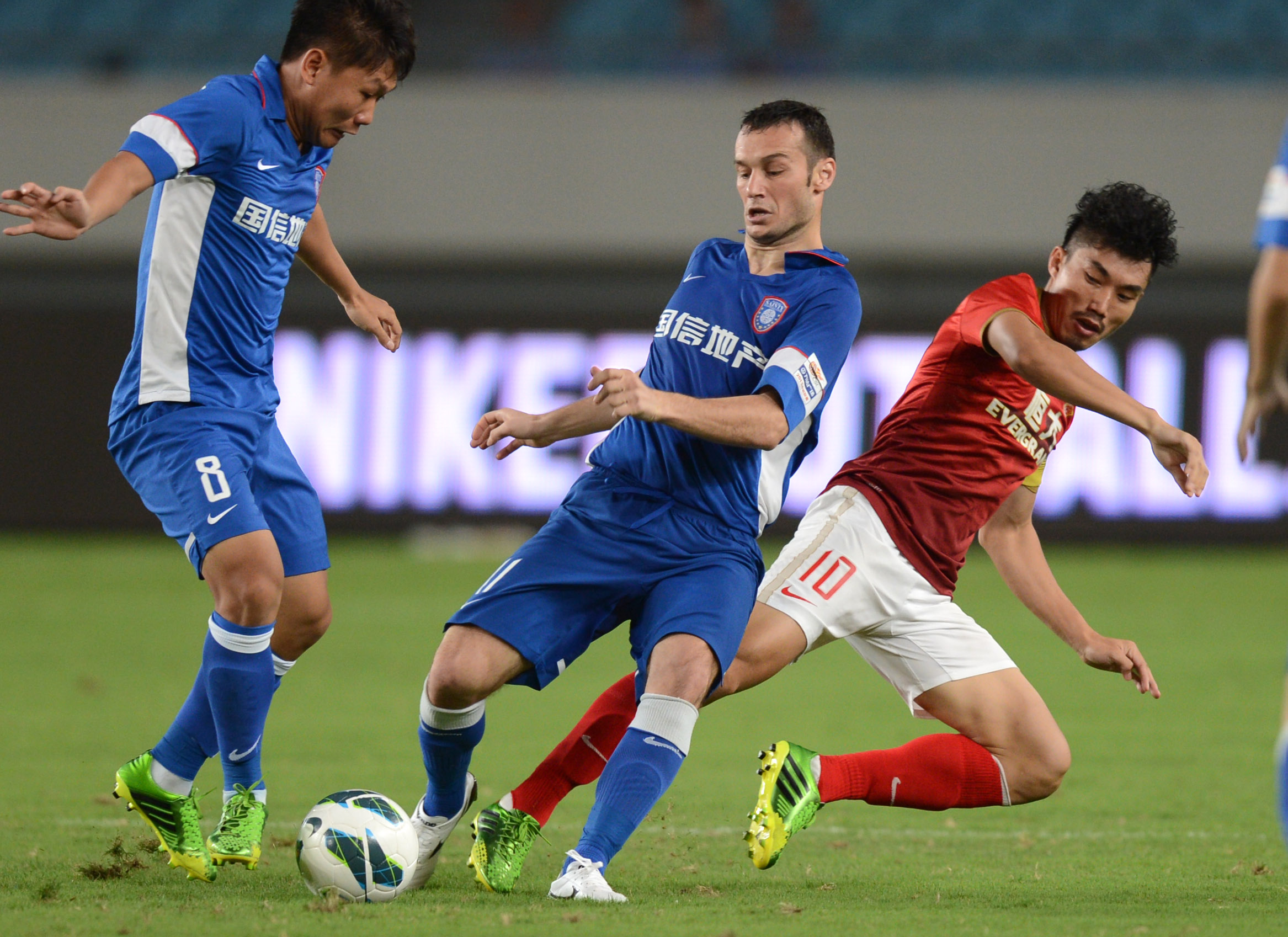 三分像打开外挂一样