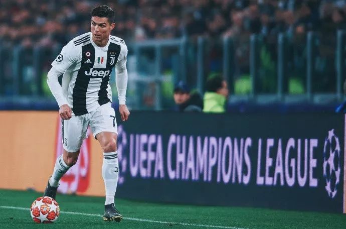 拜仁续约乌帕梅卡诺陷僵局，五年成本或超施洛特贝克（拜仁与乌帕梅卡诺续约受阻，五年总成本或高于施洛特贝克）