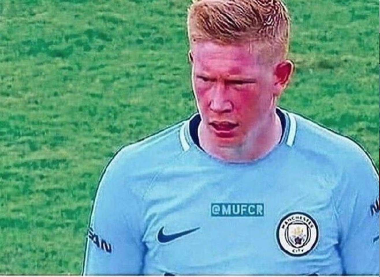 斯洛特：这点球在英超可能不会判；萨拉赫？今晚属于在场球员（斯洛特：这种点球在英超或不会被判；谈萨拉赫：今晚属于在场球员）