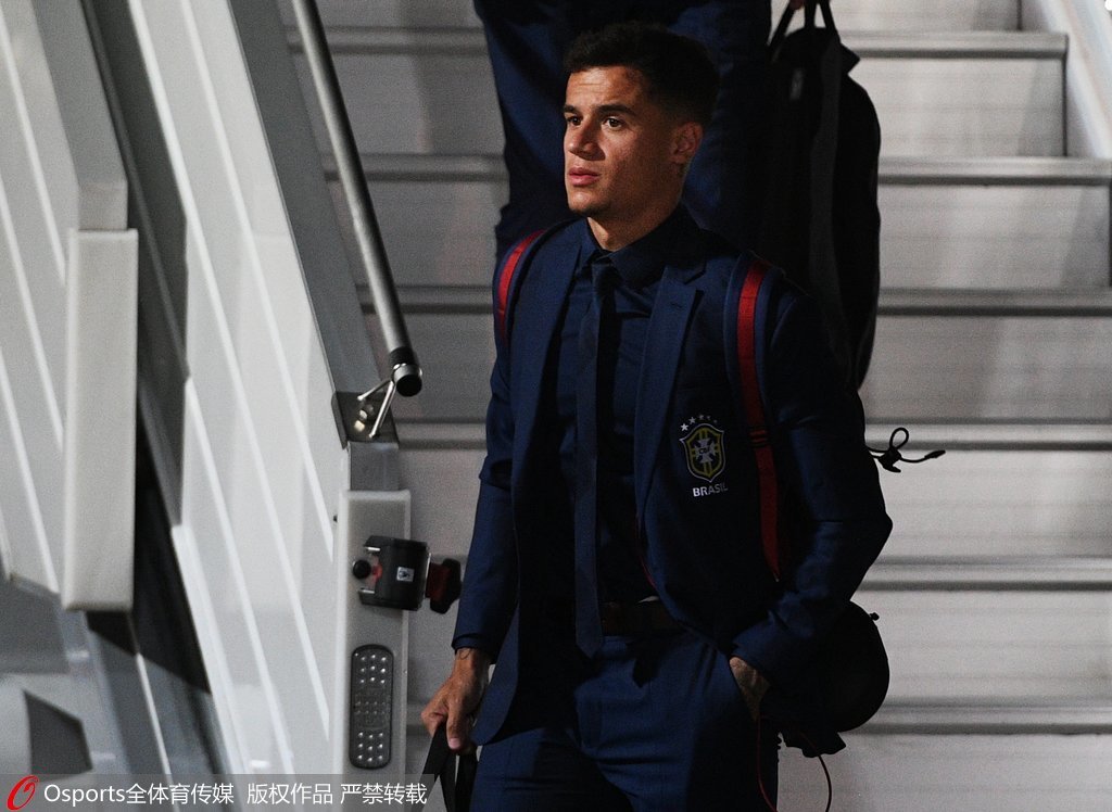 马卡：小西蒙尼如今表现出色，离不开梅西对他的明智建议（马卡：小西蒙尼近期状态火热，梅西的点拨功不可没）