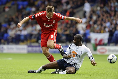 波媒：什琴斯尼在加盟巴萨前考虑参加波兰第七级别联赛（波兰媒体：什琴斯尼转投巴萨前曾考虑出战波兰第七级别联赛）