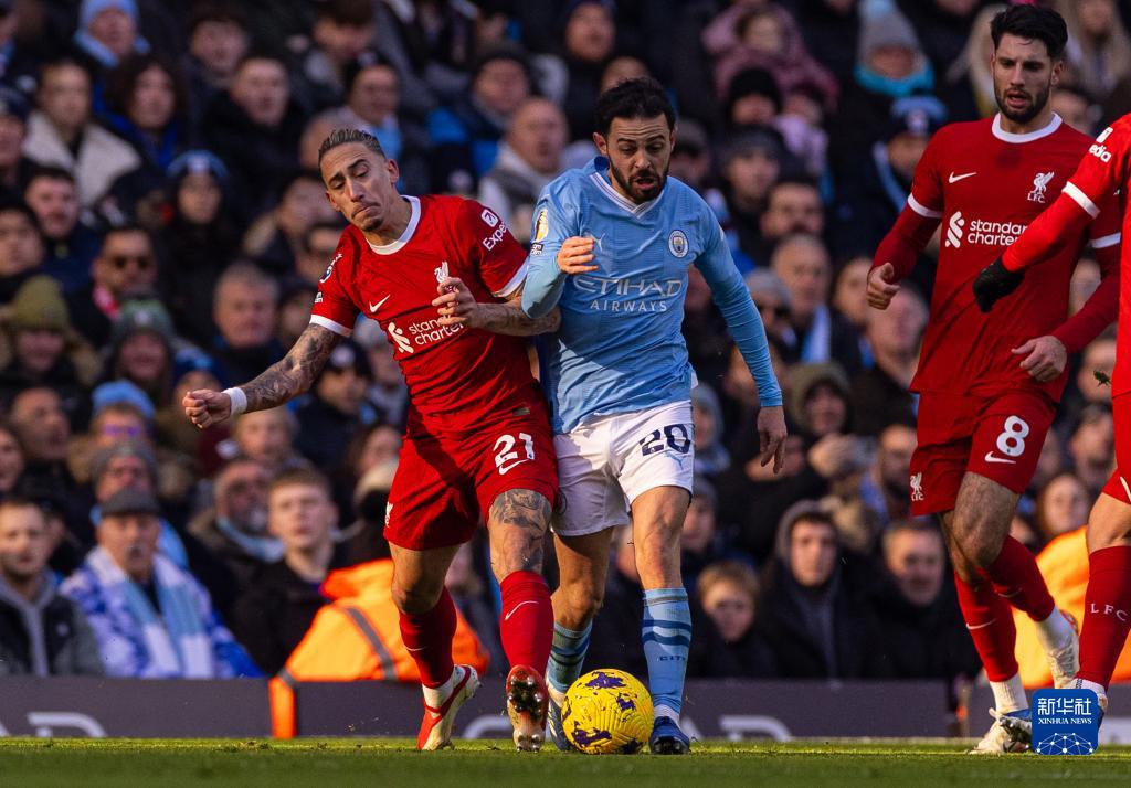 德劳伦蒂斯：孔蒂正带领球队重回正轨，球员也听从了他的指示（德劳伦蒂斯：孔蒂已让球队走上正轨，球员们在执行其部署）