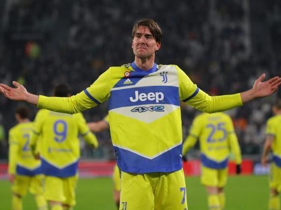 小法：不认为差距有那么大，有国米那种前锋你总会更接近胜利（小法：差距并不悬殊，若配备国米那样的前锋，胜利会更近）