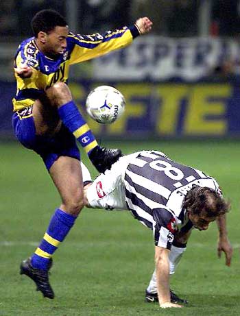 亚冠精英赛：布里兰与江原FC近期状态大起底（亚冠精英赛前瞻：布里兰与江原FC近况全解析）