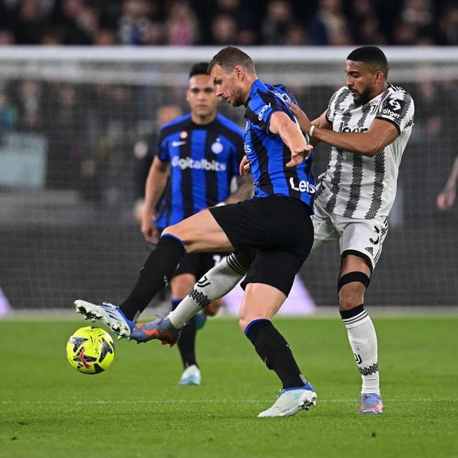 巴萨梅西关键助攻助球队获胜（梅西送出关键助攻，助巴萨取胜）